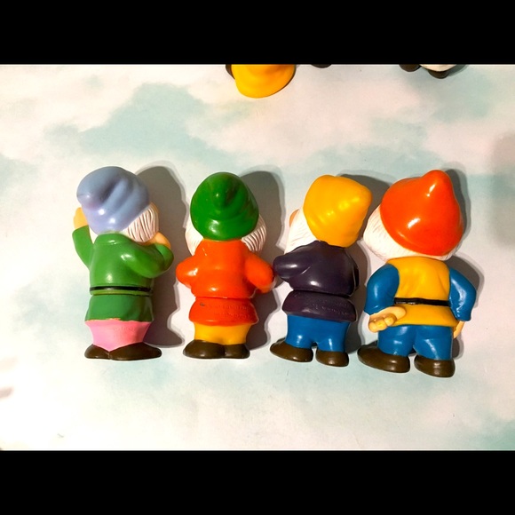 DISNEY RETRO Snow White And Seven Dwarfs SqueakToy - Picture 9 of 14